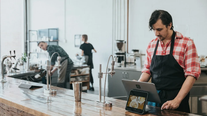 Tingkatkan Efisiensi Restoran Anda dengan Aplikasi Kasir Restoran Terbaik